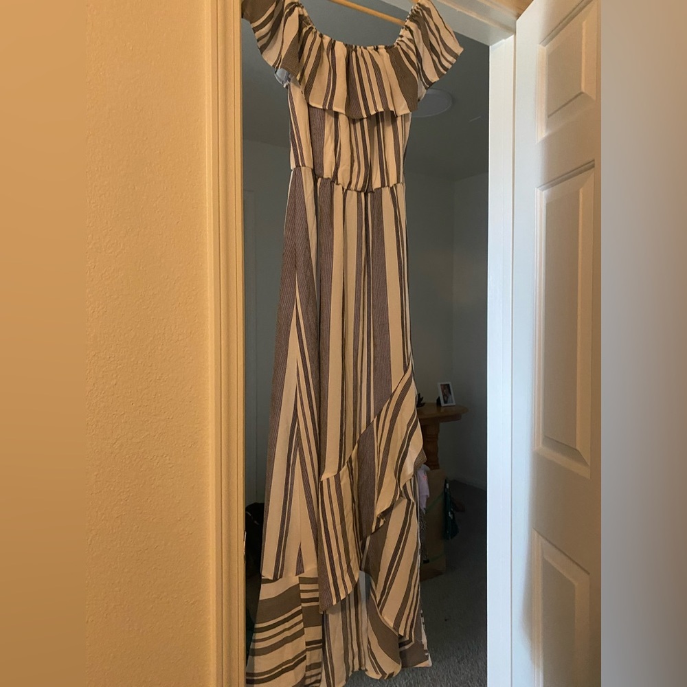 Lulus off the shoulder, maxi dress size medium